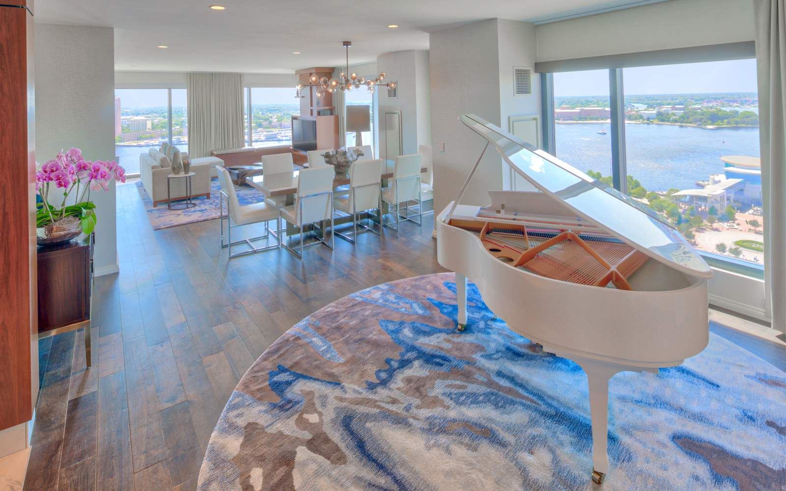 Upgrade To Our Spacious Norfolk Presidential Suite The Main