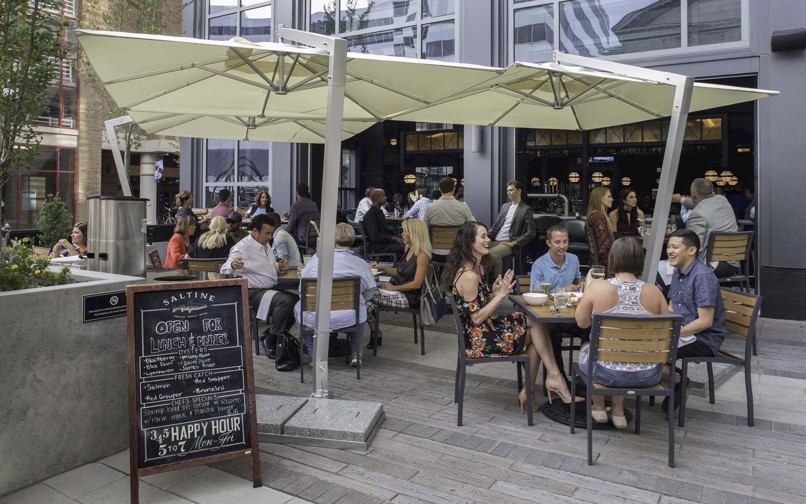 Upscale Norfolk Restaurants Rooftop Bar Hilton Norfolk The Main